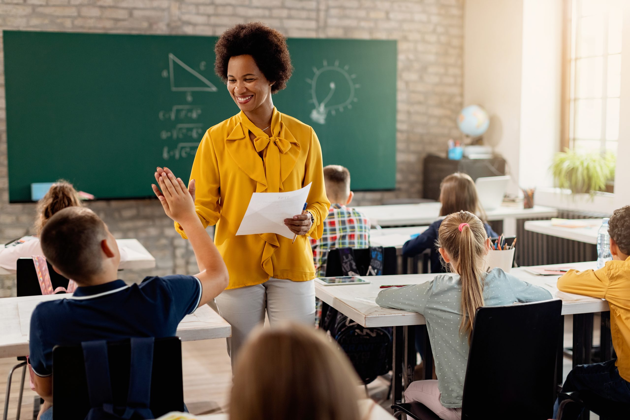 Concurso Prefeitura de Passa Quatro: Edital publicado com vagas para educação!